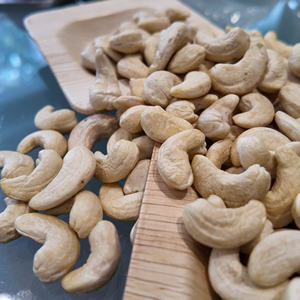 Nueces de Anacardo Blancas Orgánicas USDA/EU W320 de Origen Africano, Procesadas Naturalmente para la Elaboración de Alimentos Premium y Mercados de Exportación - Product Image 6