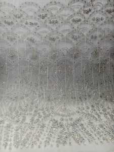 Tissu en Tulle Brodé Main de Luxe Français avec Strass Argentés, Écologique, pour Robes de Mariage et Occasions Spéciales, Taille Moyenne - Product Image 4