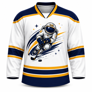 Camiseta de Hockey sobre Hielo Personalizada para Hombre, Cuello en V, Manga Corta, Impresión por Transferencia de Calor, Nombre del Equipo 23, Color Granate Dorado, Transpirable y que Absorbe la Humedad - Product Image 4