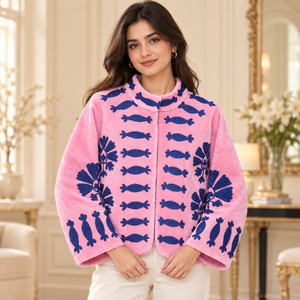 Veste élégante en velours rose avec broderie suzani bleue, col rond, manches longues, vêtement ethnique | Mode festive de créateurs - Product Image 3