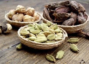 Cardamomo Verde y Marrón Barato al por Mayor / Cardamomo Negro Seco Orgánico de Primera Calidad - Product Image 4