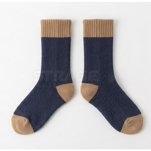 Chaussettes de football athlétiques avancées, construction légère, contrôle de l'humidité, textile de soutien, chaussettes de football d'équipe - Product Image 4