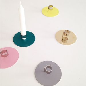 Porte-bougie conique en métal de style nordique minimaliste, base ronde, en laiton, coloré, centre de table, décoration de mariage et de maison - Product Image 1