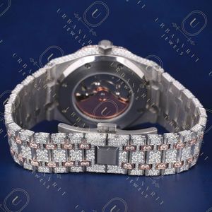 Reloj mecánico artesanal de acero inoxidable con lectura analógica, diamantes de moissanita de corte redondo, garantía de autenticidad, personalizado. - Product Image 4