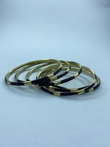 Bracelets sculpturaux en laiton plaqué or et résine, faits à la main, pour femmes, bijoux de mode contemporains pour mariage - Product Image 2