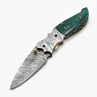 Couteau pliant à manche vert foncé avec lame à motifs et accessoires décoratifs argentés pour équipement de camping et coffret cadeau pour collectionneur