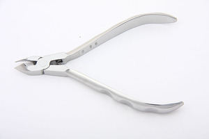 Extracteur professionnel de callosités en acier inoxydable Logo personnalisé Enlèvement de la peau morte Tondeuse Centre Ressort Pince à cuticules pour ongles Échantillon gratuit - Product Image 3