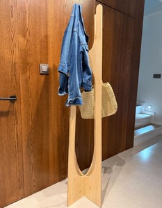 Porte-manteau moderne en bois sur pied pour entrée, rangement minimaliste, meuble de salon, 2 crochets, structure stable - Product Image 5