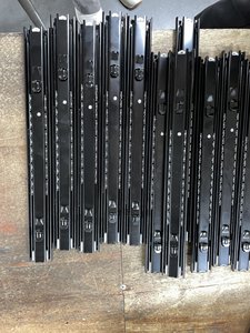 Glissière de tiroir moderne à extension totale 3 volets, télescopique, en acier, silencieuse, à fermeture automatique, robuste, à montage dissimulé sous le plateau, pour entrepôt - Product Image 5