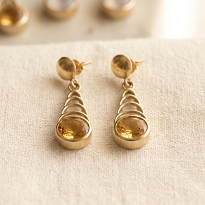 Pendientes Largos de Citrino Natural en Latón Chapado en Oro, Facetados, Modernos, Minimalistas, Joyería de Diseño para Mujer, Regalo - Product Image 4
