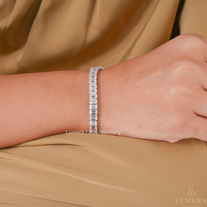 กำไลเพชรทรงบาแกตต์จาก Lumera Lab Grown Diamond ได้รับการรับรองจาก IGI เครื่องประดับหรูหราสำหรับงานแต่งงานสำหรับผู้หญิง - Product Image 5