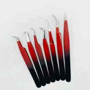 Pinzas Profesionales para Pestañas DANTRIC IMPLANTS de Acero Inoxidable, Punta de Precisión, Mango Degradado Rojo y Negro, Longitud de 10 mm - Product Image 5