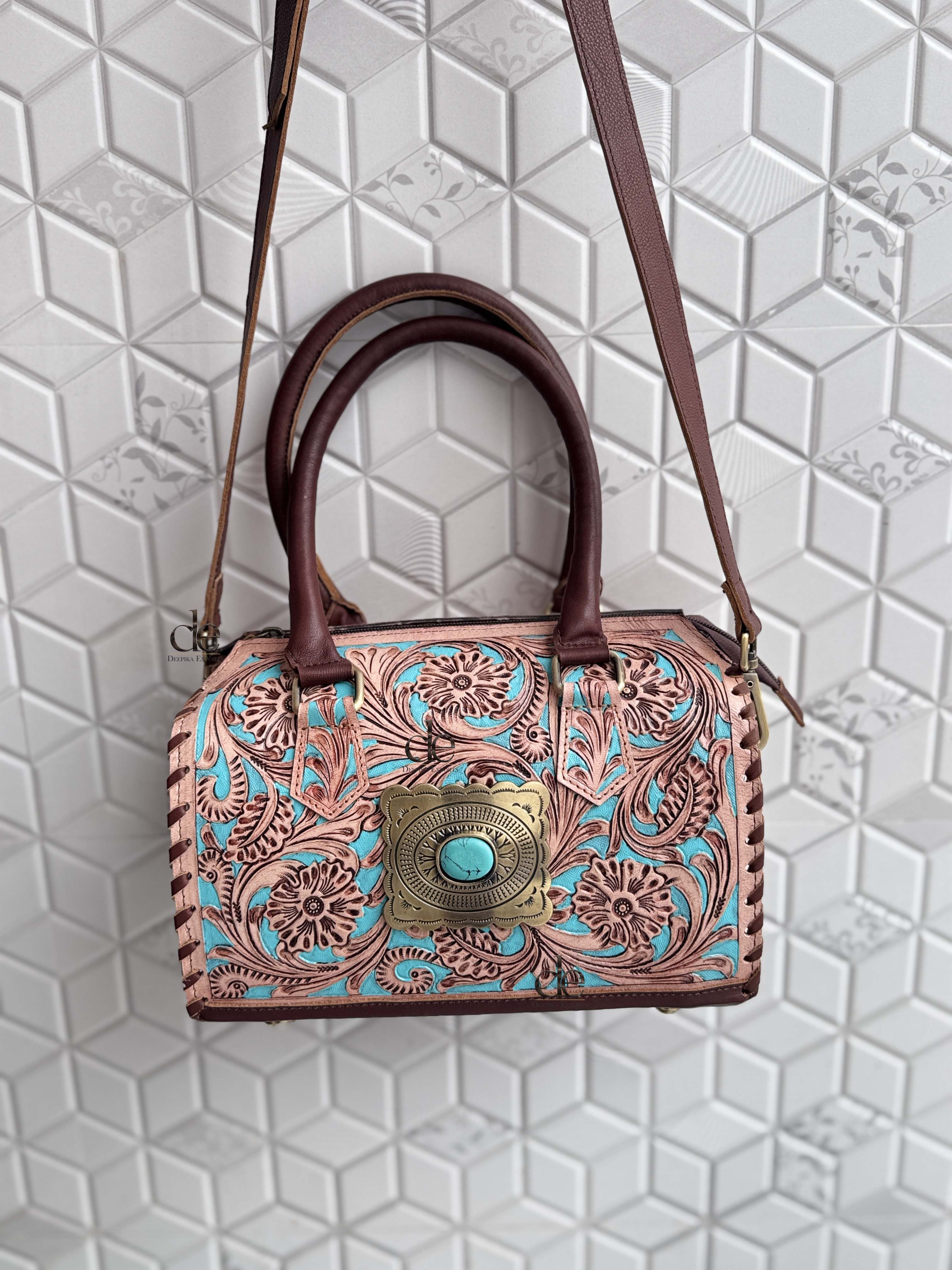 สีน้ำตาล