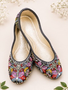 Sandalias Planas Cerradas Bordadas, Estilo Étnico Jutti, con Pedrería, Diseño Floral, Fáciles de Poner, Cómodas, Ligeras, Forro de Gamuza, Suela de PVC - Product Image 4