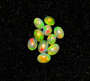 Opale d'Éthiopie naturelle ovale cabochon, pierre précieuse en vrac, opales de feu cabochons pour la fabrication de bijoux et la vente en gros - Product Image 5