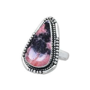 แหวนหมั้น/แหวนครบรอบสไตล์มินิมอลประดับโรโดไนต์สีชมพูทรงคาโบชอง ตัวเรือนเงินแท้ 925 แบบฝังขอบ สำหรับทั้งชายและหญิง - Product Image 3