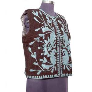 Elegante chaleco de algodón para mujer, sin mangas, para otoño e invierno, estilo bohemio, con bordado floral hecho a mano, largo regular. - Product Image 3