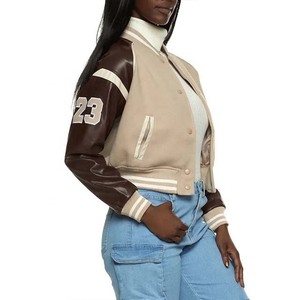 Chaqueta Bomber de Mujer con Bloques de Color y Mangas de Cuero Sintético, Cuello Alto y Botones a Presión, Estilo Universitario, Ropa de Mujer, Chaquetas de Béisbol - Product Image 4