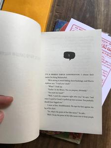 Simom contro l'omo sapiens di Becky Albertalli Romanzo d'amore in inglese <span class=keywords><strong>per</strong></span> giovani adulti in formato paperback - Product Image 4