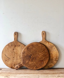 Planche à découper rectangulaire en bois de style farmhouse Artizon Studio, passe au lave-vaisselle, pour servir et couper - Product Image 3