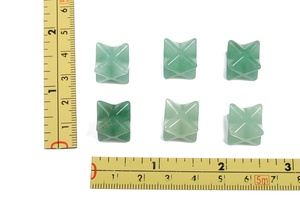 Merkaba en Aventurine Verte Naturelle, Étoile de Géométrie Sacrée, Tétraèdre en Pierre Taillée, Vente en Gros pour la Méditation et la Décoration - Product Image 3
