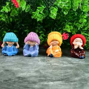 Ensemble de 4 chapeaux de paille traditionnels décoratifs en résine ornés de moine et de bouddha. - Product Image 5