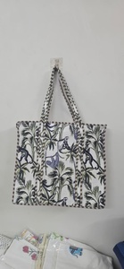 Le Souvenirs Beautiful Handmade Eco-Friendly Quilted Cotton Print Fashion Lightweight <b>Canvas</b> <b>Tote</b> Bag Customizable Zipper - Product Image 3