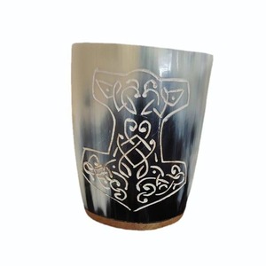 Verre en forme de corne de Viking, fait main, qualité supérieure, durable, design élégant, pour la consommation de bière, décoration de la maison, objet de collection - Product Image 1