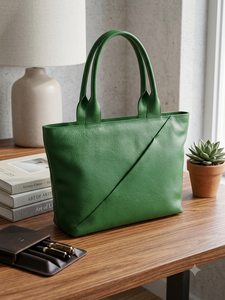 Sac de voyage de luxe en cuir véritable tendance pour femme, léger, durable, imperméable et écologique avec fermeture éclair - Product Image 6