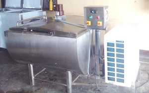 Enfriador de Leche Multifuncional Pranam Ji Engineering Works de 500 Litros con Motor y Rodamiento 240V - Product Image 4