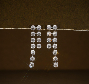 Pendientes de Plata de Ley 925 de Primera Calidad con Diamantes Cultivados en Laboratorio, Corte Redondo, VVS1, Color E - Product Image 1