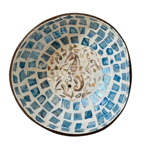 Vente en gros de bols à noix de coco gravés uniques, artisanaux modernes, polis, écologiques, de haute qualité et détaillés - Product Image 2