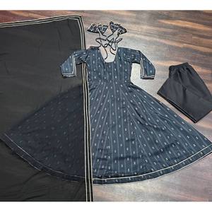 Magnifique ensemble de costume Anarkali taille XS pour les fêtes, imprimé numérique avec un design époustouflant - Product Image 5