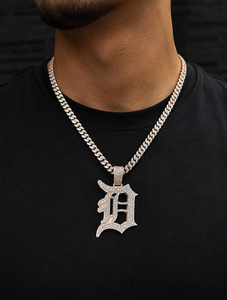 Colgante Personalizado de Letra D Estilo Hip Hop Gótico, Plata 925 con Micro Pavé de Moissanita, Colgante de Letra Inicial al por Mayor - Product Image 6