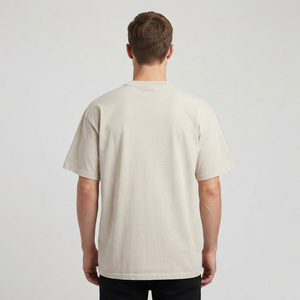 T-shirt personnalisé surdimensionné imprimé DTG, style vintage, look streetwear, manches courtes, jersey de coton, unisexe. - Product Image 6