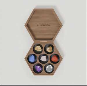 Ensemble de 7 cristaux bruts des chakras dans un coffret cadeau en bois ovale, 7 pierres précieuses polies, gravées REIKI, plusieurs couleurs - Product Image 4