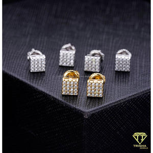 Clous d'oreilles carrés en moissanite plaqué or brillant, sertis de diamants, en argent sterling 925, bijoux de luxe glacés - Product Image 3