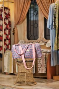 Sac de voyage de luxe durable fait main avec logo personnalisé, imperméable, grande capacité, pour la gym et le sport, vente en gros fabricant - Product Image 2