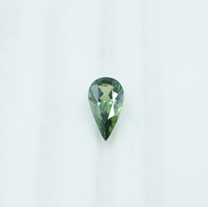 พลอยไพลินสีเขียวอมฟ้าธรรมชาติทรงหยดน้ำ ขนาด 7.4x4x3 มม. น้ำหนัก 0.63 กะรัต สำหรับทำเครื่องประดับที่ไม่เหมือนใคร - Product Image 1