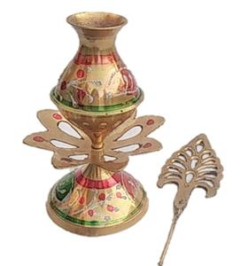 Porta Meena Surma Kajal de Latón Chapado en Oro Hecho a Mano con Diseño Floral, Objeto Decorativo Moderno para Decoración de Mesa en Diwali - Product Image 2