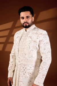 Costume Jodhpuri Off White TR Lachka Base Spring Meadow avec motif floral épanoui dégradé et sequins pour marié - Product Image 6