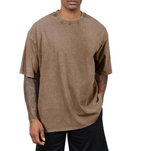 Camiseta de hombre con lavado ácido, fabricada en fábrica, a la venta, de longitud regular, teñida en color liso, en diferentes tallas. - Product Image 1