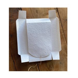 Fabriqué en Inde 250 Gsm Boîtes en papier de germination de fleurs sauvages toutes tailles 16 cm X 12 cm X 5 cm pour cadeaux de mariage et styles d'amour - Product Image 1