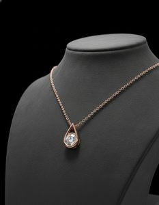 Collar con Colgante de Diamantes de Lujo con Símbolo de Eternidad para Mujer, Cadena de Eslabones Chapada en Oro - Regalo de Compromiso, Aniversario y Boda - Product Image 2