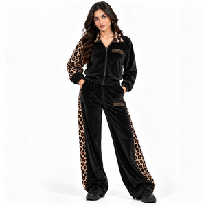Ensemble de survêtement en velours noir personnalisé pour femme, veste courte zippée avec patchwork léopard et pantalon large en velours, ensemble deux pièces OEM - Product Image 1