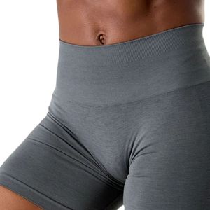 Shorts de sport gris anthracite taille mi-haute pour femme – Doux, extensibles, pour entraînement, fitness, yoga et tenue de performance - Product Image 3