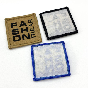 Etiquetas Tejidas para Ropa, Parches Duraderos y Suaves con Detalles de Alta Precisión para Prendas - Product Image 3