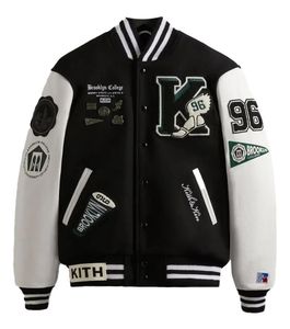 Chaqueta Varsity Negra y Roja para Hombre con Bordado en Toda la Superficie, Estilo Béisbol Vintage, Cuello Camisero - Product Image 4