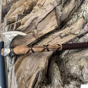 Hacha Tradicional Estilo Vikingo, Hecha a Mano con Mango de Madera, Herramienta para Acampar al Aire Libre y Trabajos en Madera, Decoración Nórdica, Regalo para Coleccionistas - Product Image 4