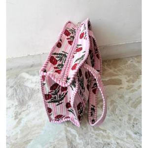 Sac fourre-tout mini matelassé en coton fait main, petit sac à main léger pour femme, sac de shopping décontracté pour tous les jours - Product Image 4